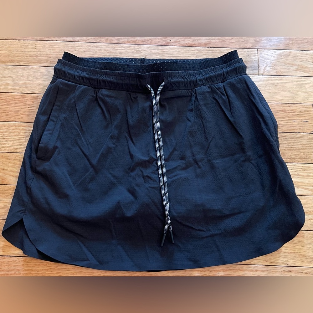 Athleta Black Crest Trekkie Skort Elastic Waist Zip Pockets Skirt Shorts Women 2 - Picture 2 of 9